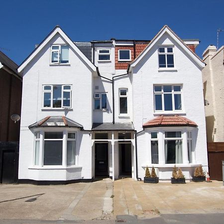 Wonderful 3 Bed Flat With Private Garden In Wimbledon - 1 The Queens Apartman London Kültér fotó