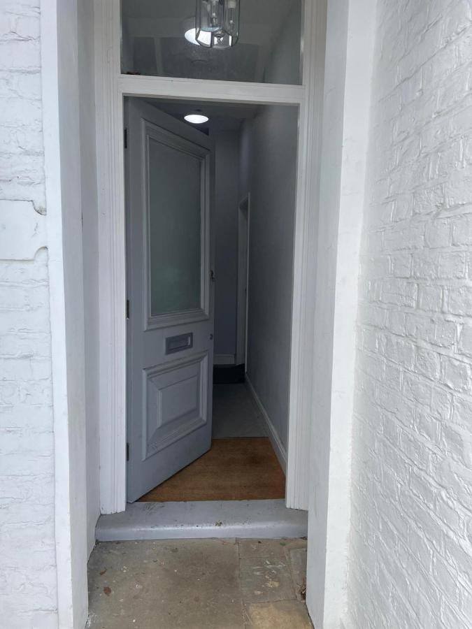 Wonderful 3 Bed Flat With Private Garden In Wimbledon - 1 The Queens Apartman London Kültér fotó