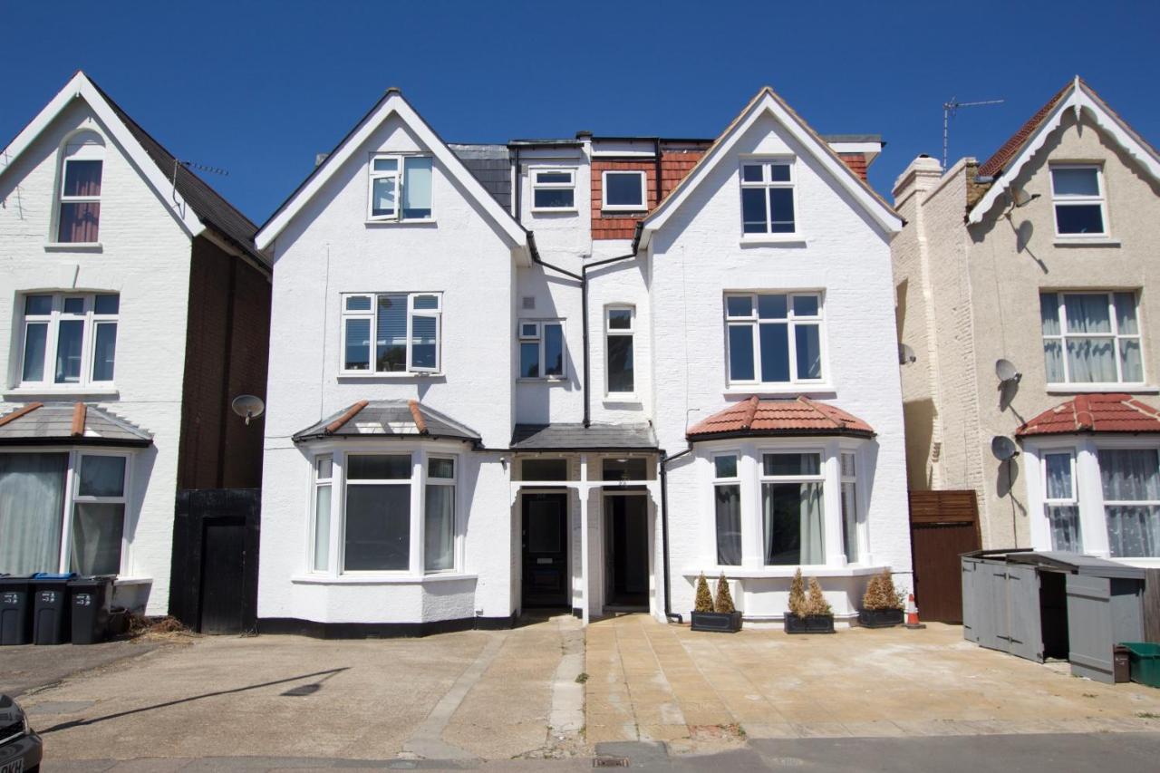 Wonderful 3 Bed Flat With Private Garden In Wimbledon - 1 The Queens Apartman London Kültér fotó