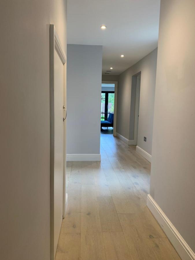 Wonderful 3 Bed Flat With Private Garden In Wimbledon - 1 The Queens Apartman London Kültér fotó