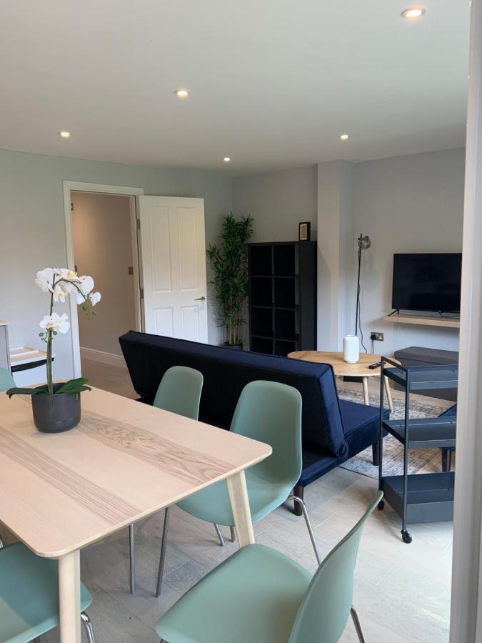 Wonderful 3 Bed Flat With Private Garden In Wimbledon - 1 The Queens Apartman London Kültér fotó
