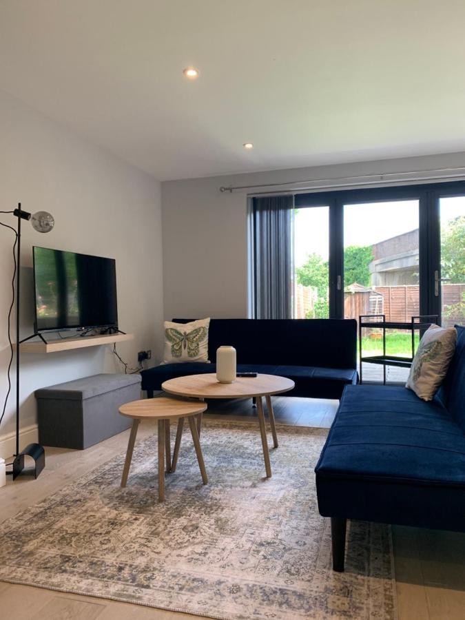 Wonderful 3 Bed Flat With Private Garden In Wimbledon - 1 The Queens Apartman London Kültér fotó