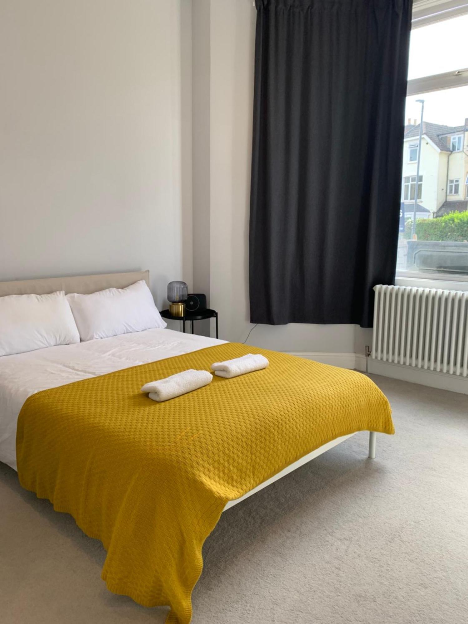 Wonderful 3 Bed Flat With Private Garden In Wimbledon - 1 The Queens Apartman London Kültér fotó